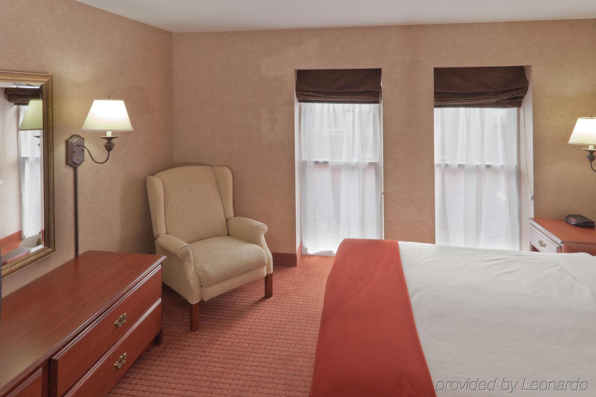 Holiday Inn Express Hotel & Suites Deadwood-Gold Dust Casino, An Ihg Hotel Room photo