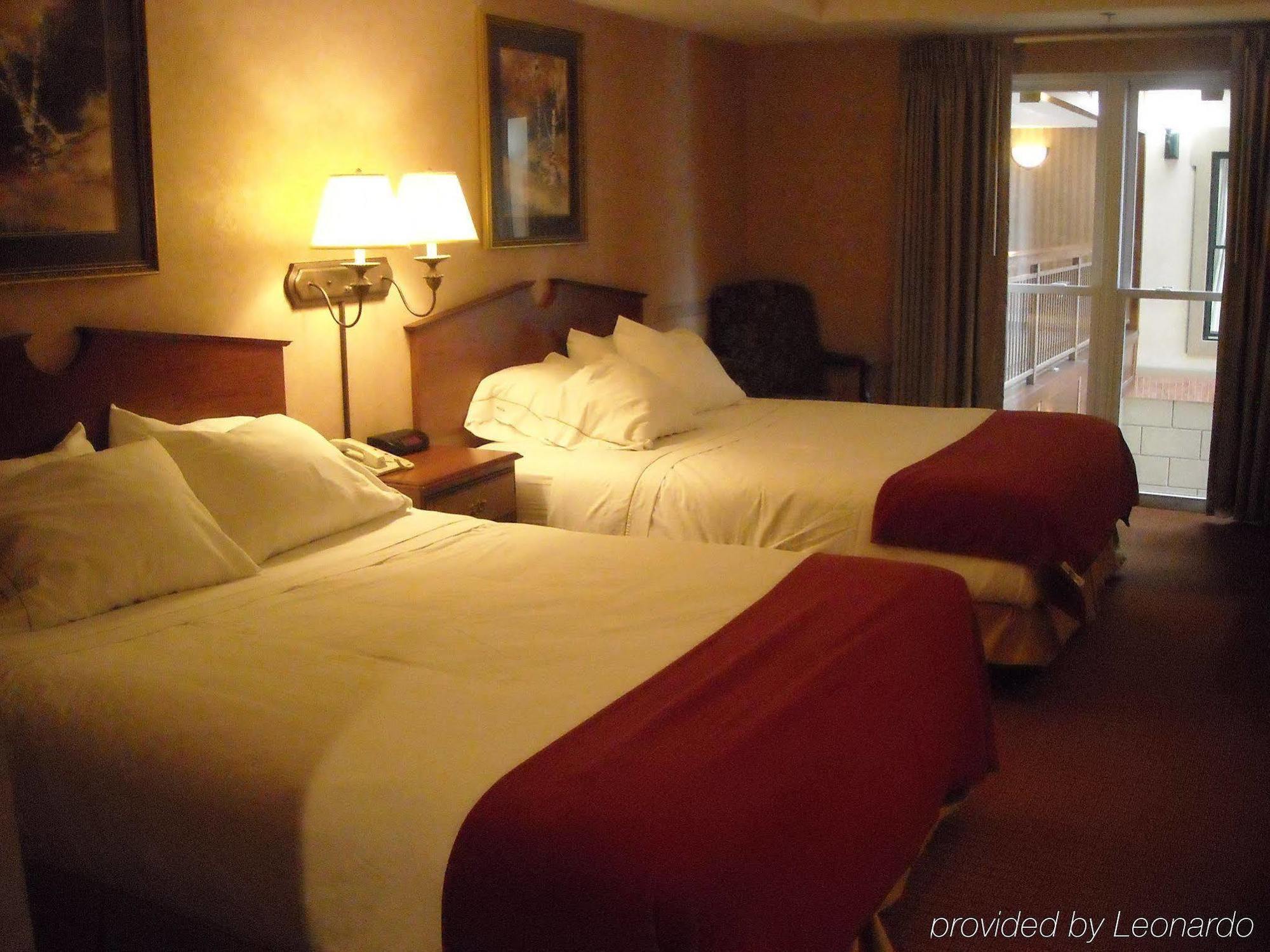 Holiday Inn Express Hotel & Suites Deadwood-Gold Dust Casino, An Ihg Hotel Room photo